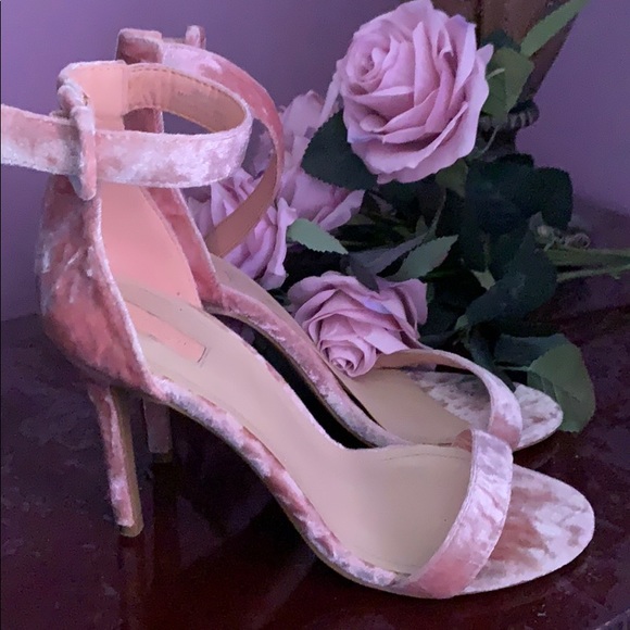 Pink velvet high heels (FOREVER 21) - Picture 1 of 2